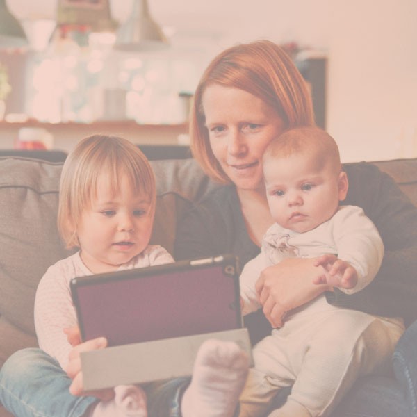 Te vas a trabajar y tu familia se queda en tu casa